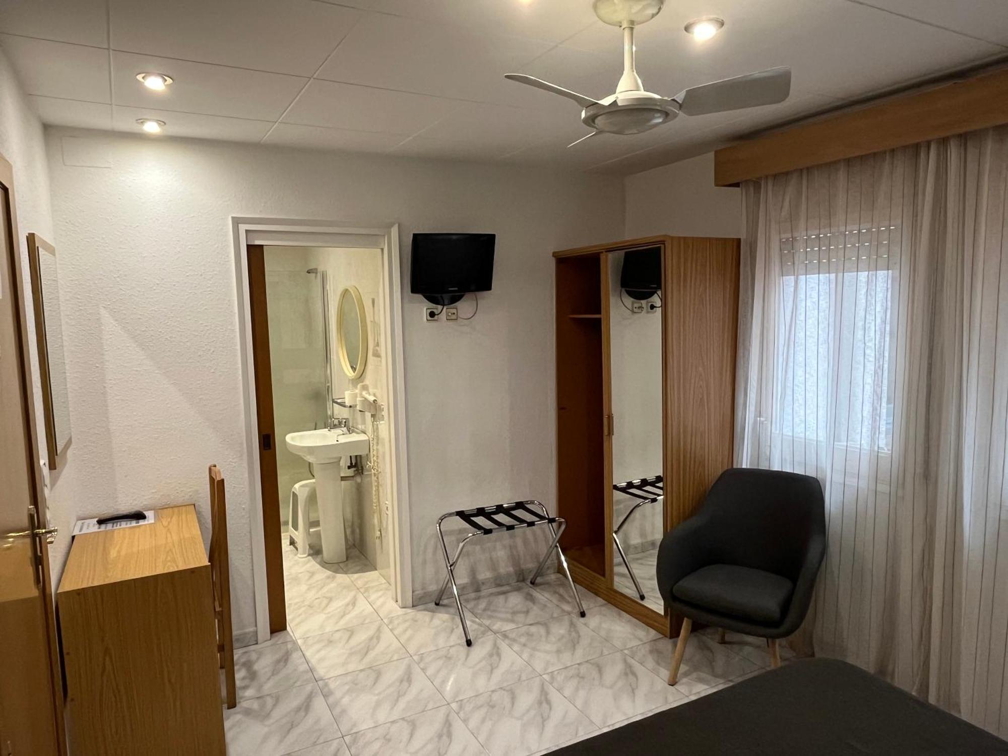 Hostal Tarres Anglés 部屋 写真