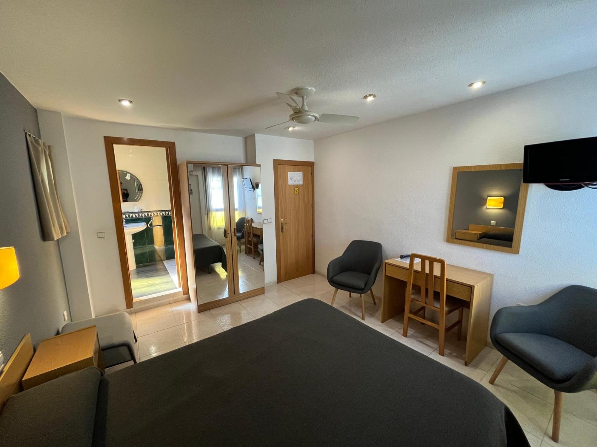 Hostal Tarres Anglés エクステリア 写真