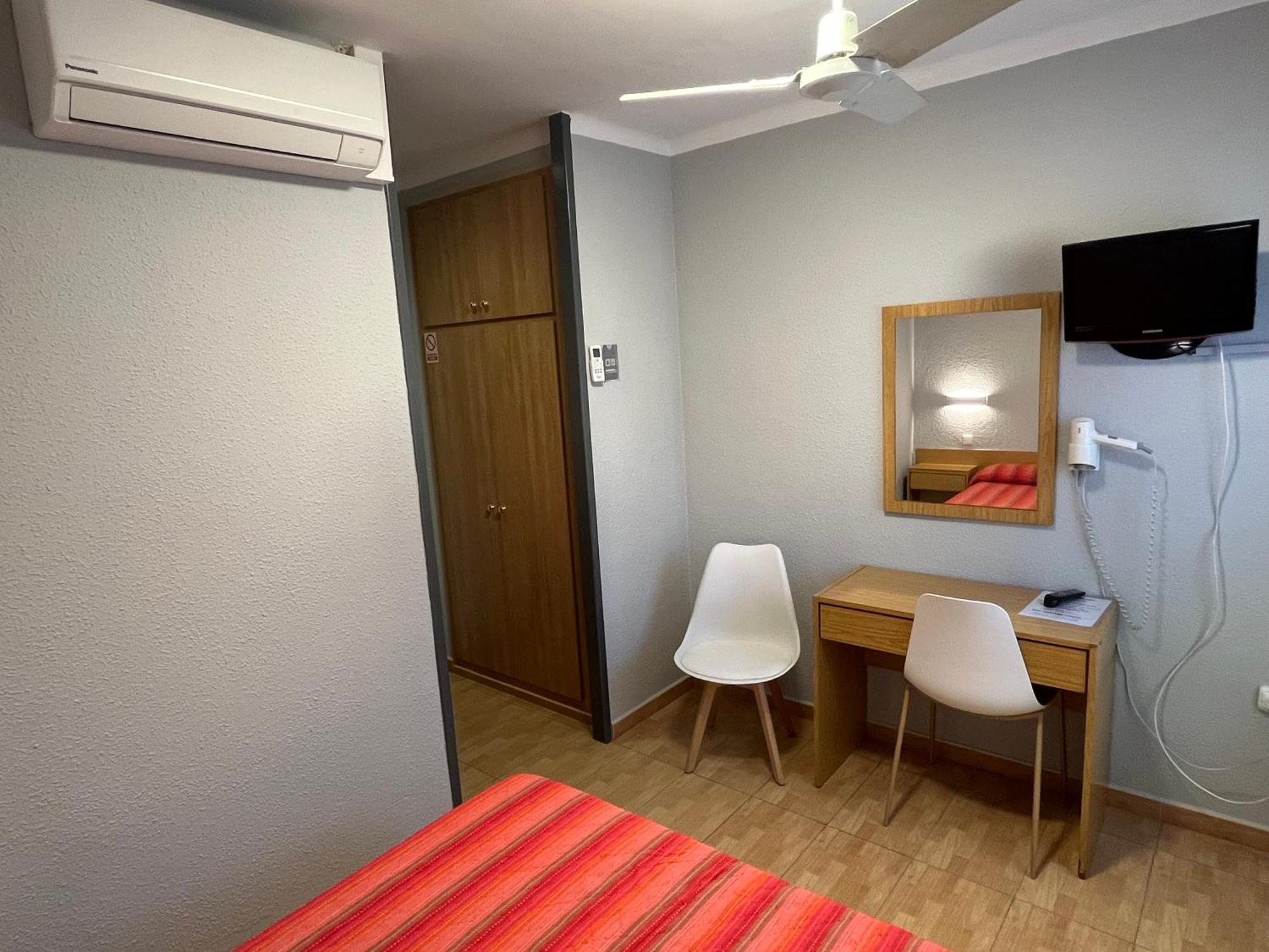 Hostal Tarres Anglés 部屋 写真