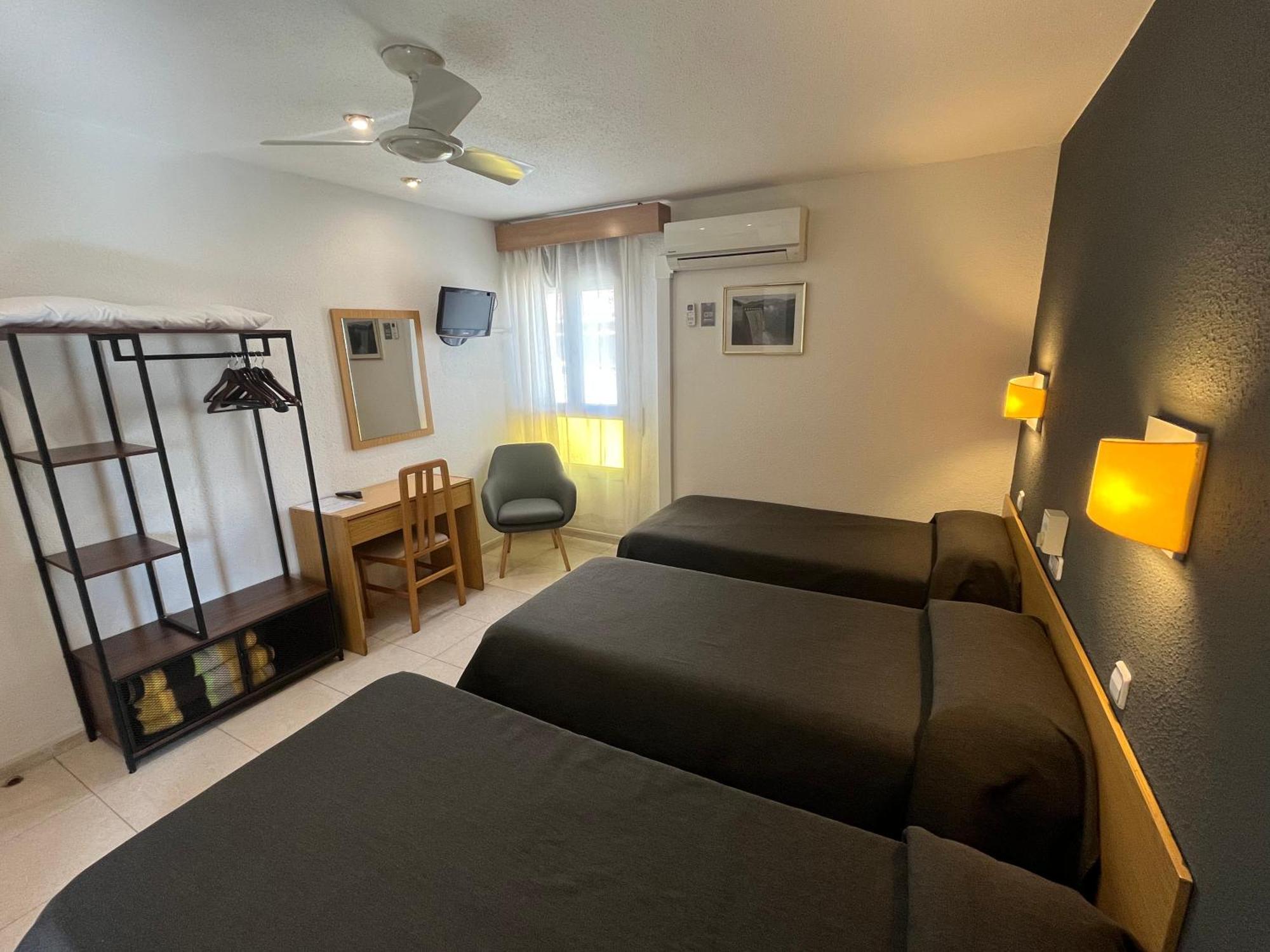 Hostal Tarres Anglés エクステリア 写真